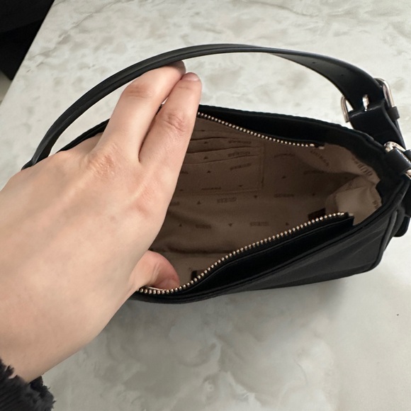 Guess Black Shoulder Bag - Picture 9 of 12